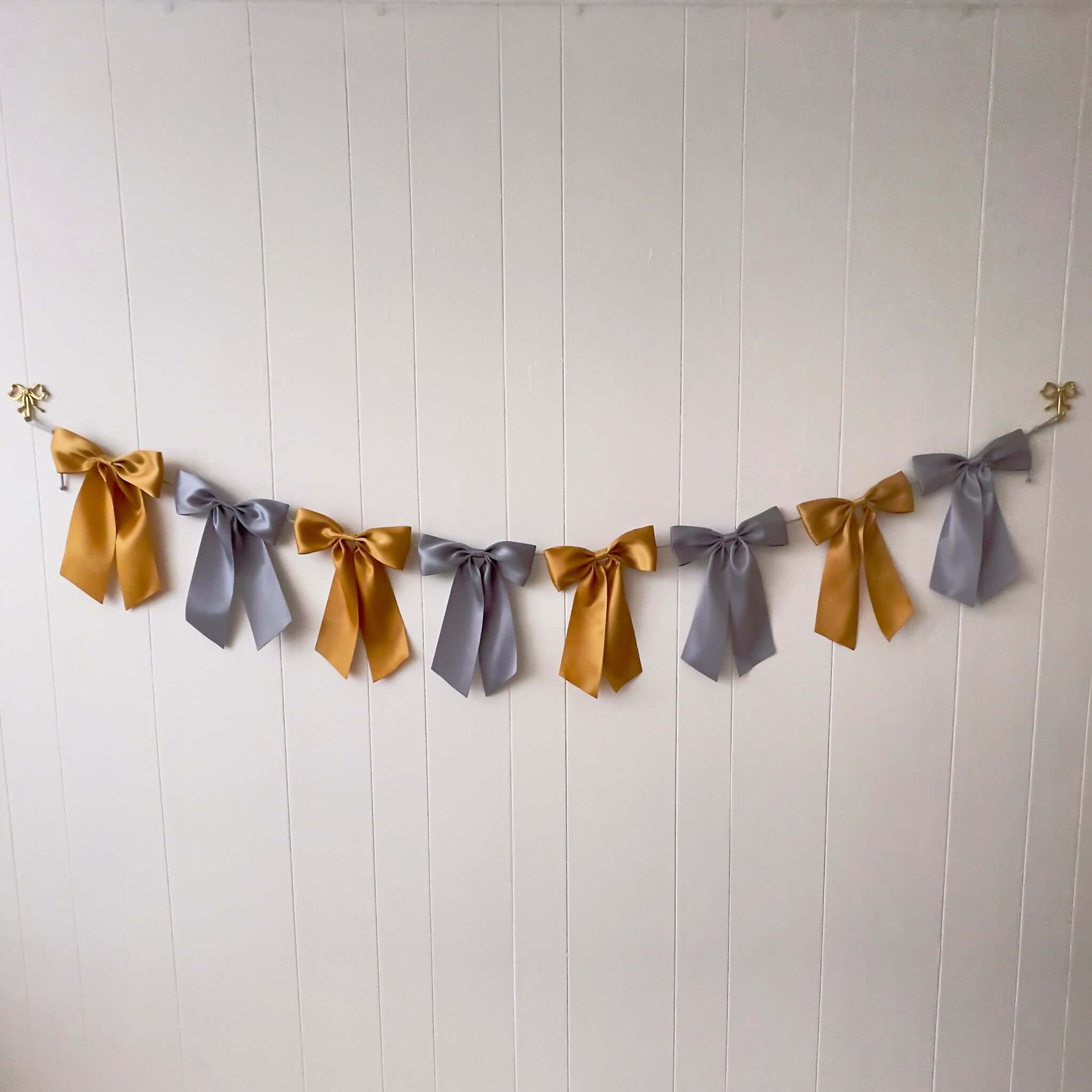 New Year Bow Garland